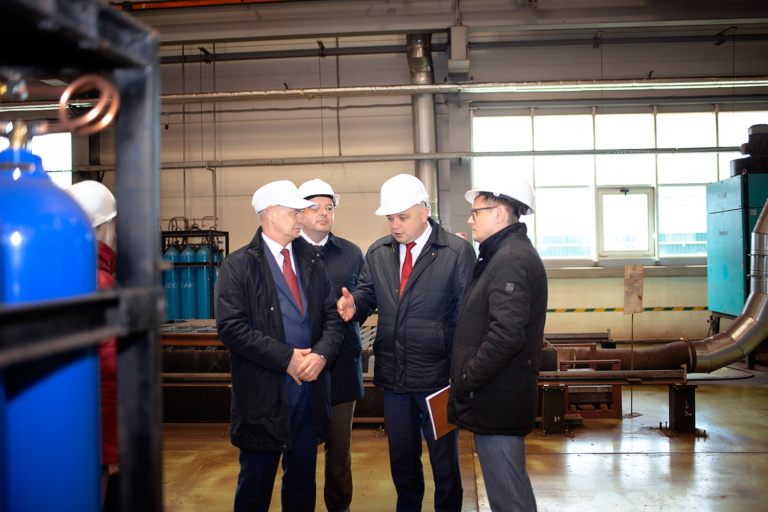 Министр промышленности                   А.Е. Кузнецов посетил ОАО «Крановый завод».